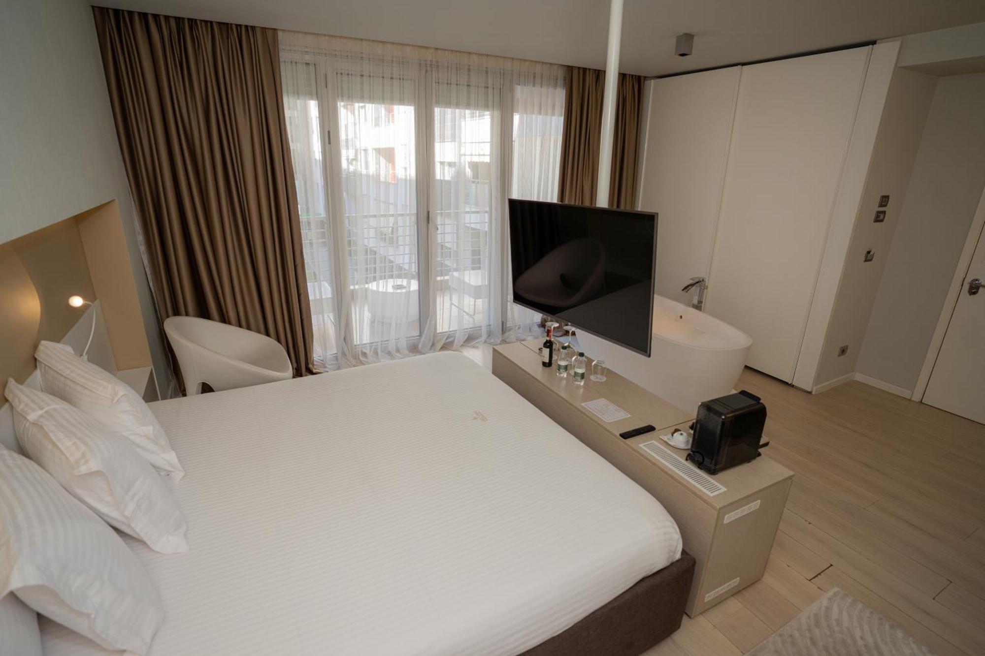 Aparthotel Drive Rooms&apartments Tirana