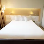 Lake Drive Rooms&Apartments